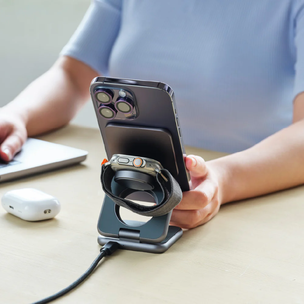 Adam Elements Mag 3 Magnetic 3-in-1 Foldable Travel Charging Station - Image 13