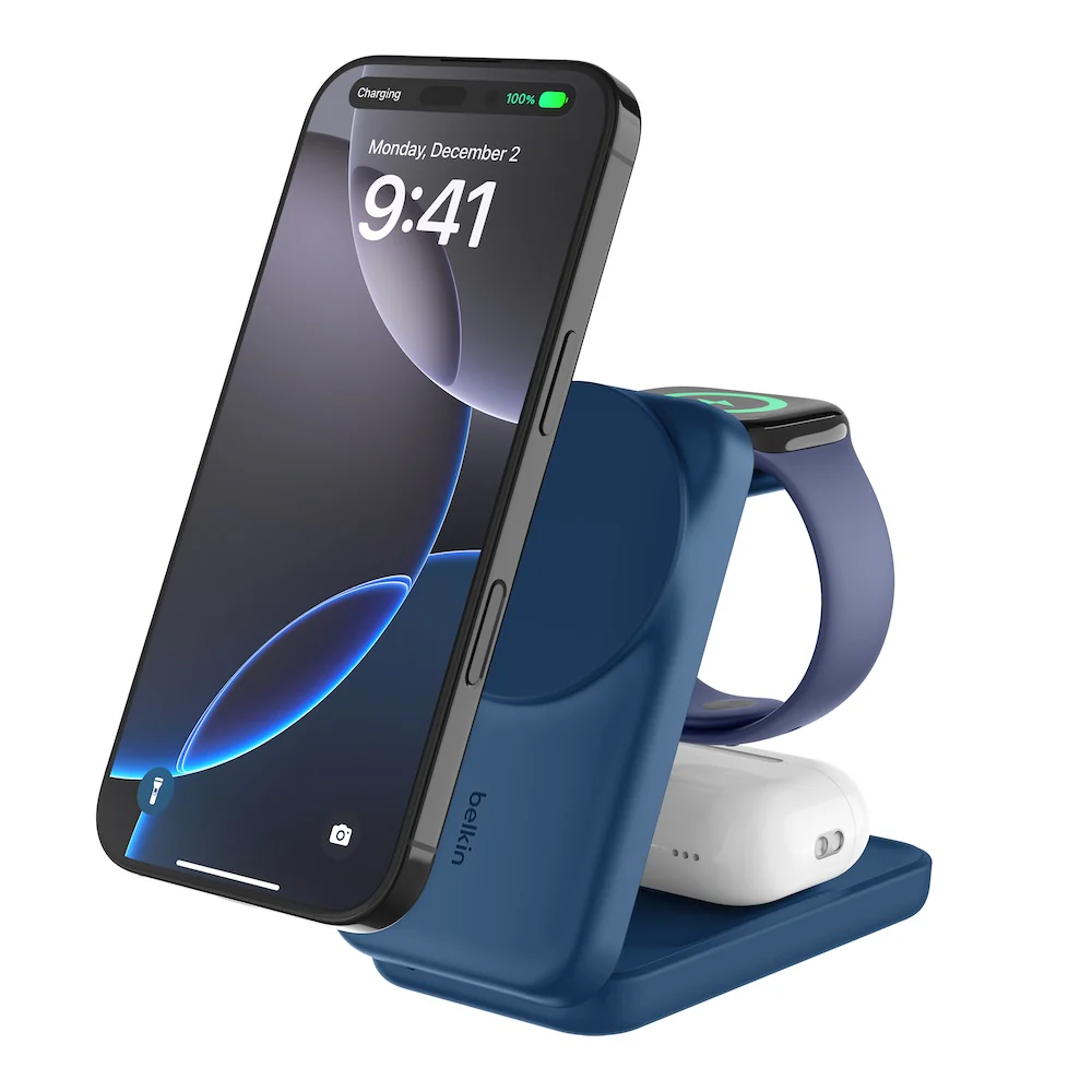 Belkin UltraCharge 3-in-1 Foldable Magnetic Charger with Qi2 25W Blue