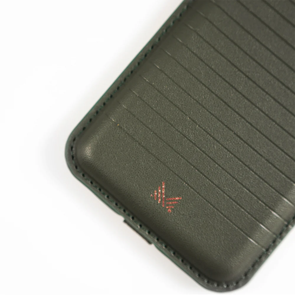 Monocozzi LUCID Refined Vegan Leather Magnetic Wallet Olive Night - Image 4