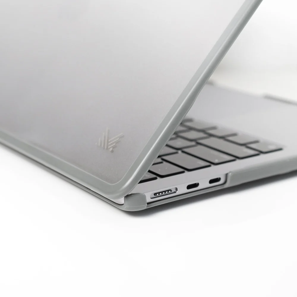 Monocozzi LUCID Clear Case for MacBook Air 13-inch M2/M3/M4/M5 - Charcoal - Image 3
